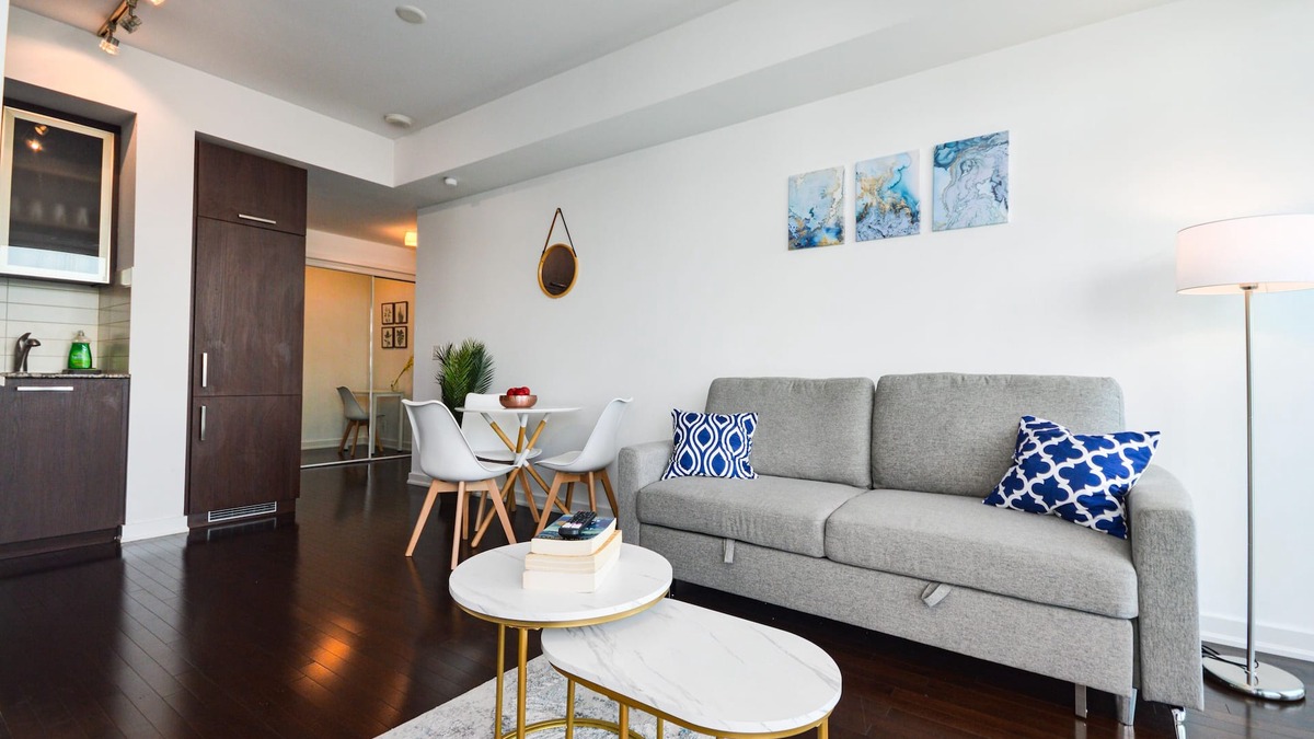 Central Waterfront Condo | CN Tower Views | ❤️ of DT I 1 Bedroom+Den
