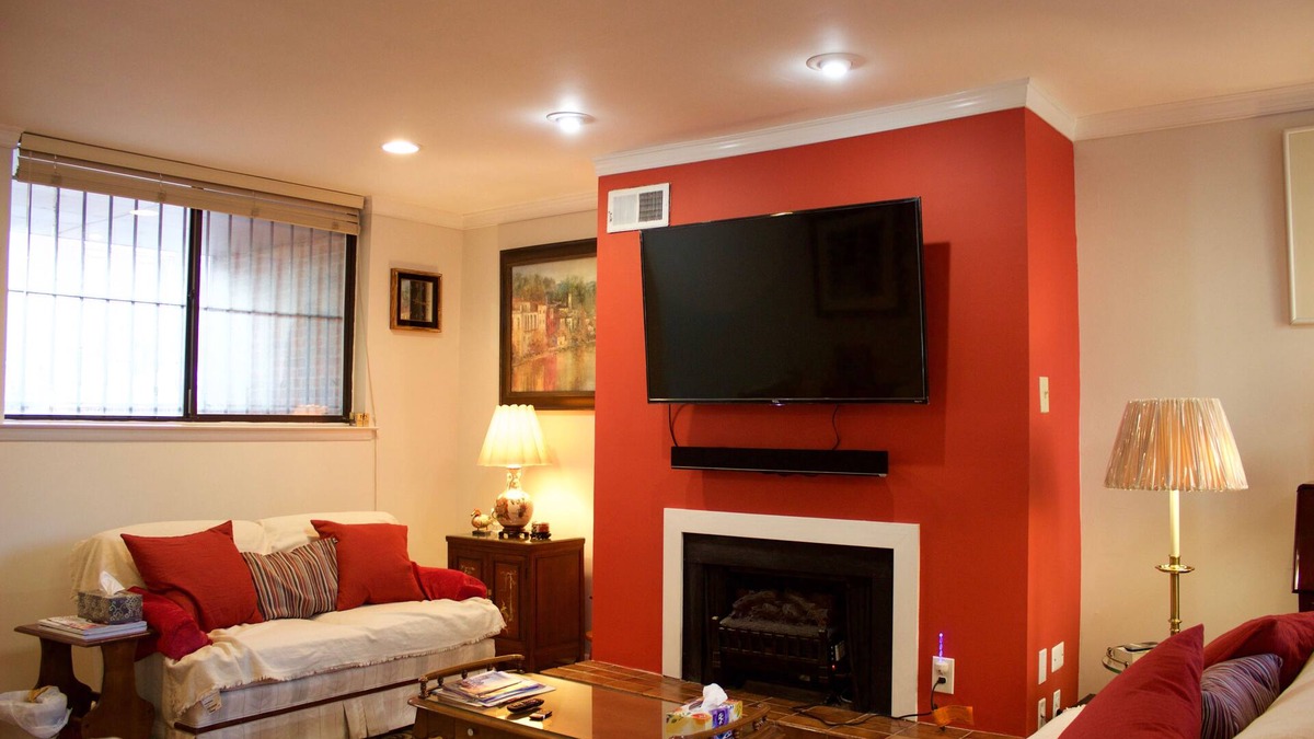 Washington Square West House | Cntr-city lux 2BR 2.5BA townhouse with free parking close to all amenities.
