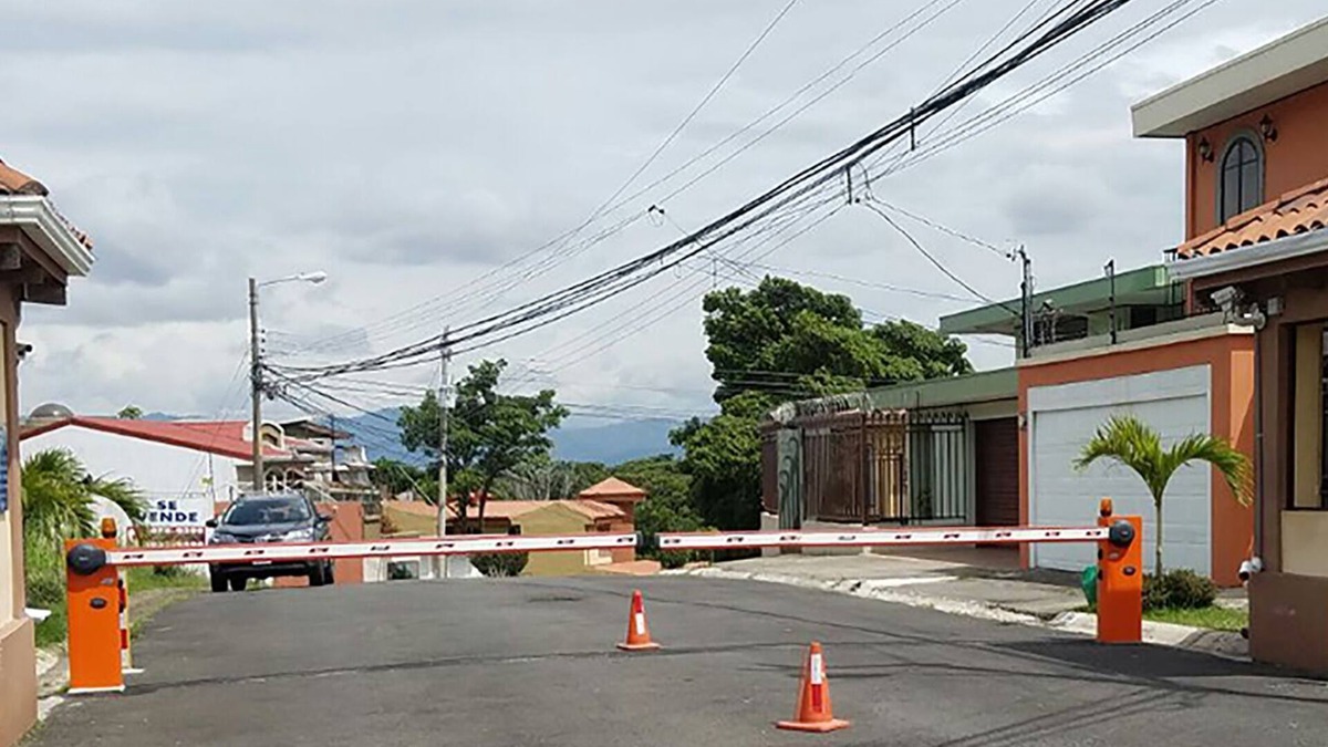 San Pablo de Heredia House | CntralVally View TwnHouse 3bd/2.5bth,Cntral A/C & Hot Water-Wlk to UNA Univrsity