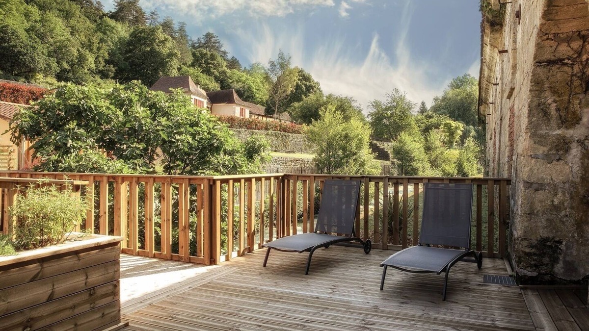 Les Eyzies Cabin | Cozy gite with its own garden in the center of the Dordogne