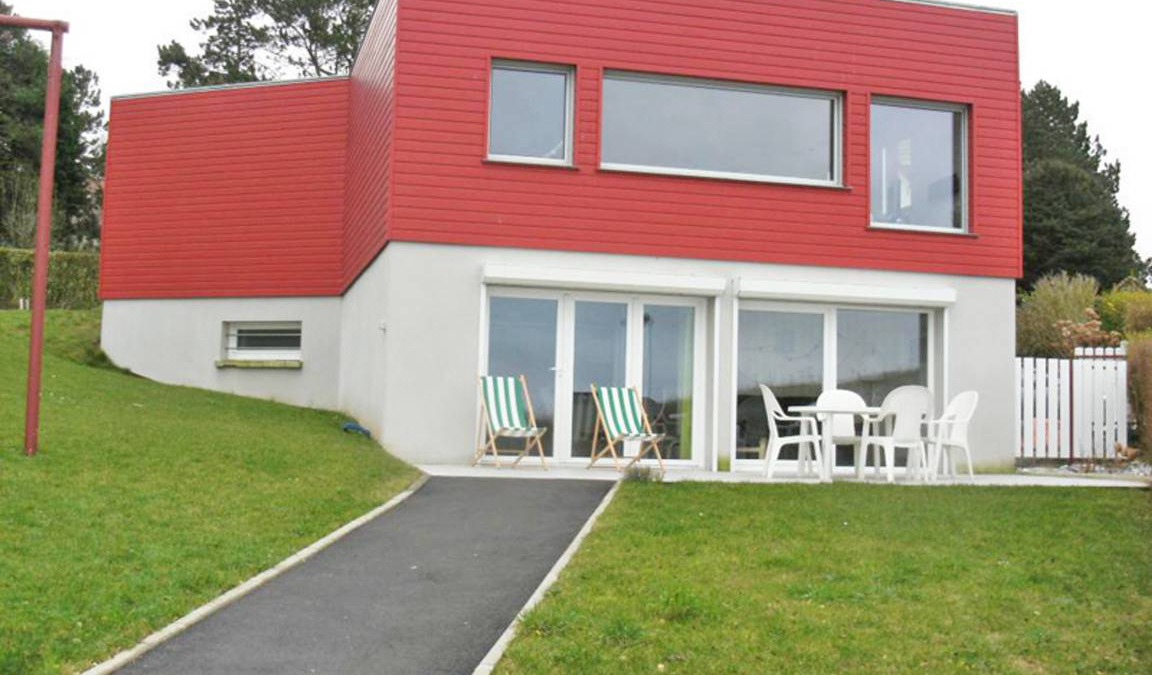 Saint-Martin-en-Campagne Cottage | Contemporary Seaside Cottage with Garden and Cable TV