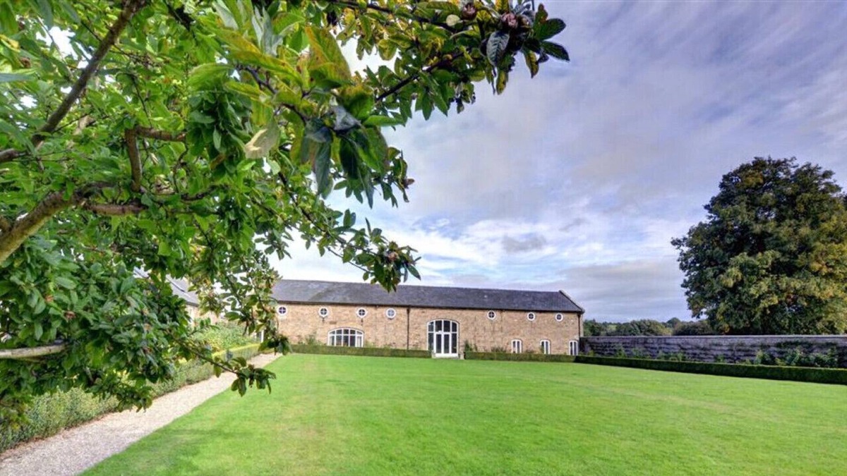 Flintshire House | Coach House - Four Bedroom House, Sleeps 8