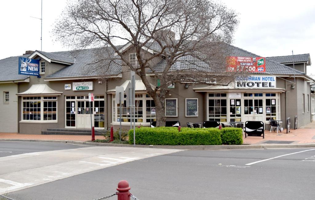 Parkes Hotel | Coachman Hotel Motel