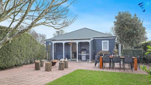Robertson House | Coachwood Cottage