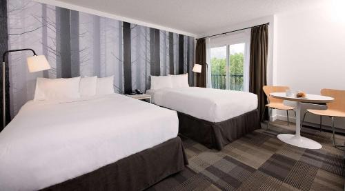 Canmore Hotel | Coast Canmore Hotel & Conference Centre