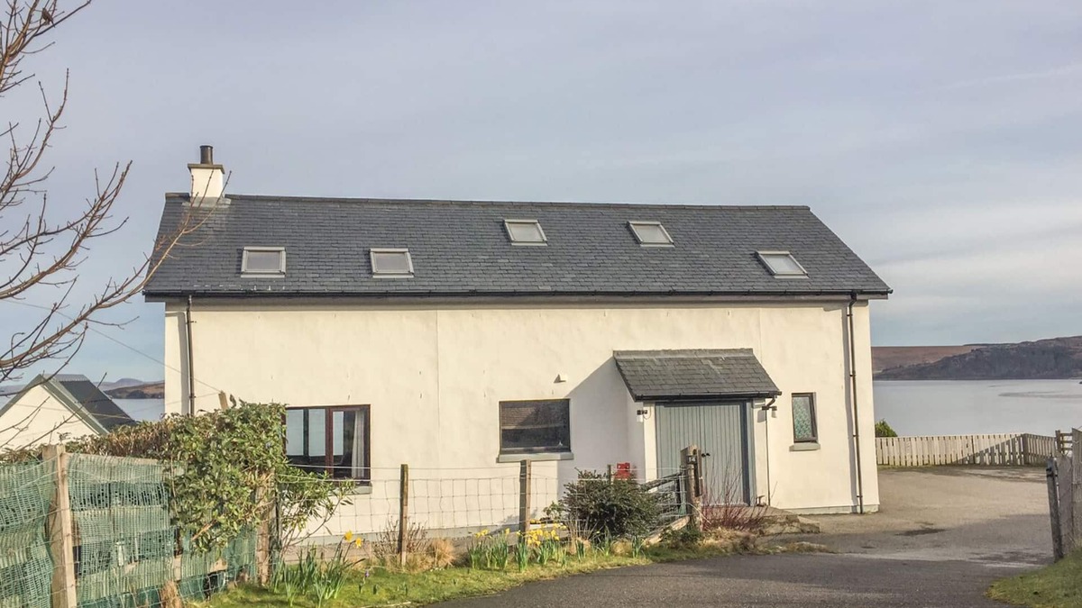 Drumchork Cottage | COAST HOUSE, pet friendly, with open fire in Laide