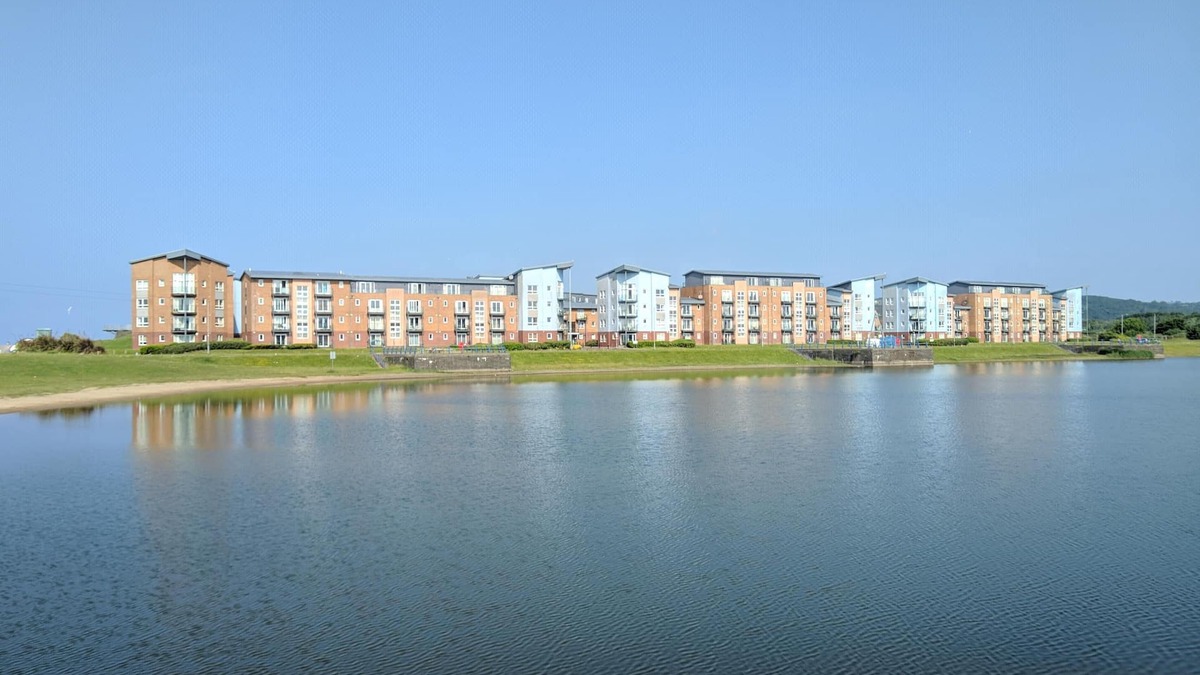 Llanelli Apartment | Coastal Apartments - Wales (Lake View)