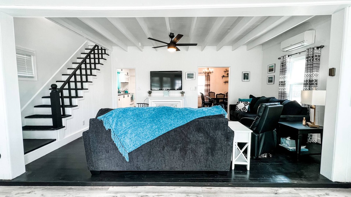 Niantic House | Coastal Black Point Beach House