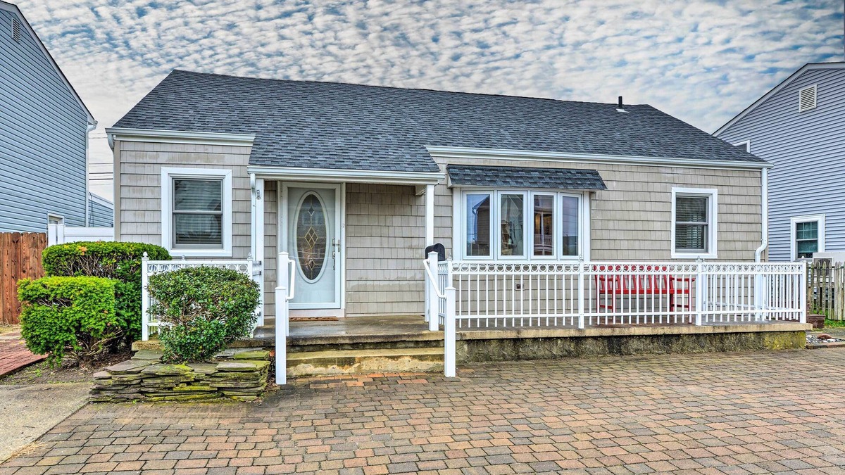 Brigantine Cottage | Coastal Brigantine Cottage: Walk to Beaches