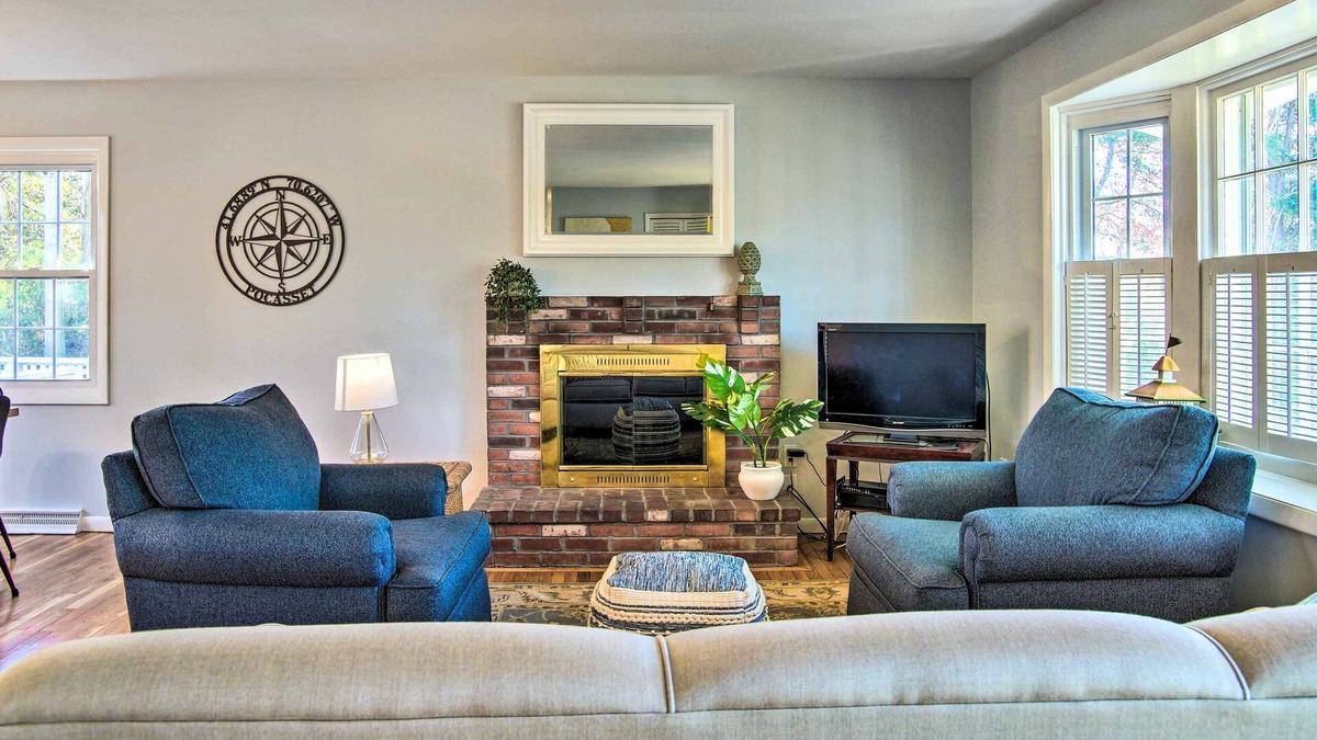 Pocasset House | Coastal Cape Cod Home ~ Walk to Hen Cove Beach!