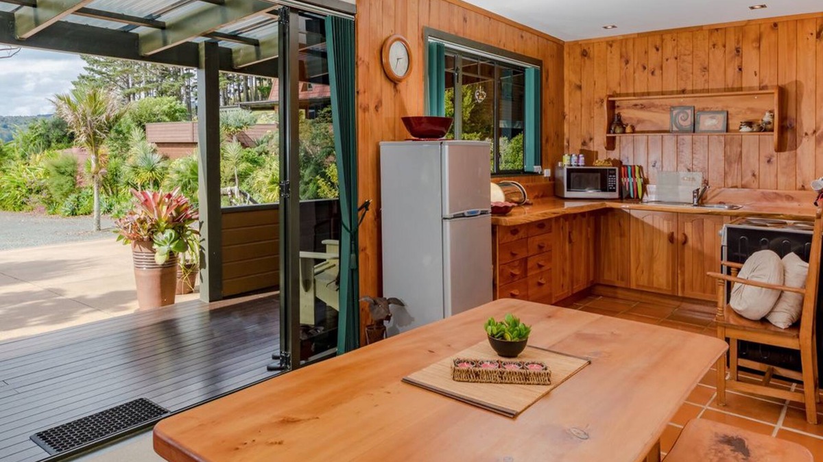 Kaeo House | Coastal Chalet Suites