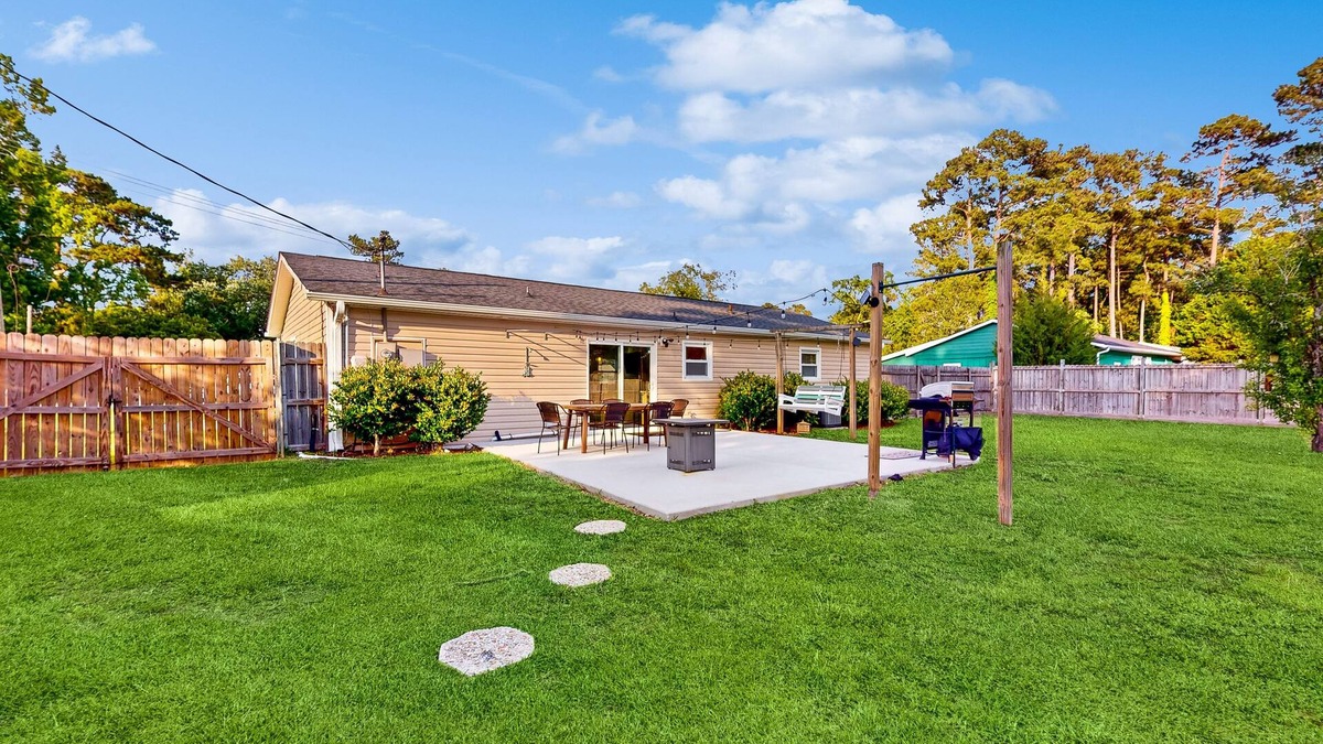 Ogden House | Coastal charm awaits-your perfect retreat for beachside memories & relaxation