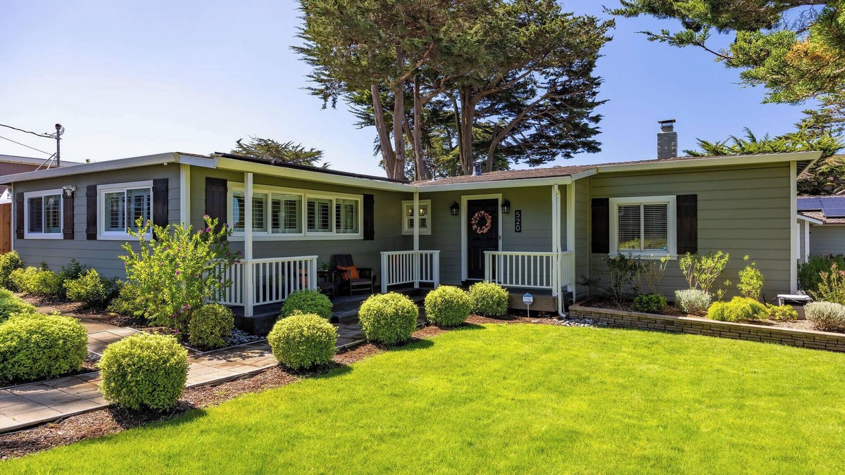 Montara House | Coastal Charm: Inviting 3 BR Montara Home