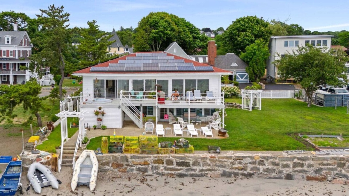 Swampscott Condo | Coastal Charm: Lobster Châto