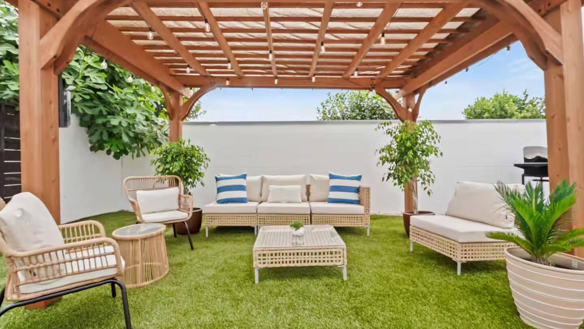 Harbor House | Coastal Chic 2BR/1b/Long Beach
