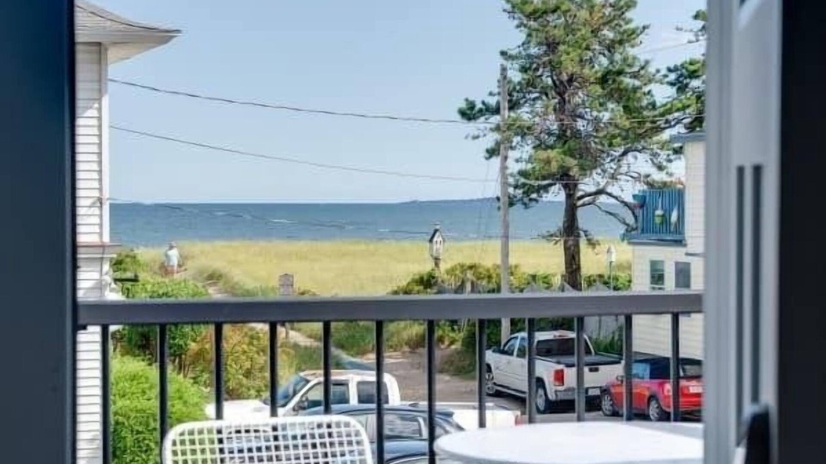 Old Orchard Beach Apartment | Coastal Comfort: Steps to Beach & Ocean Views