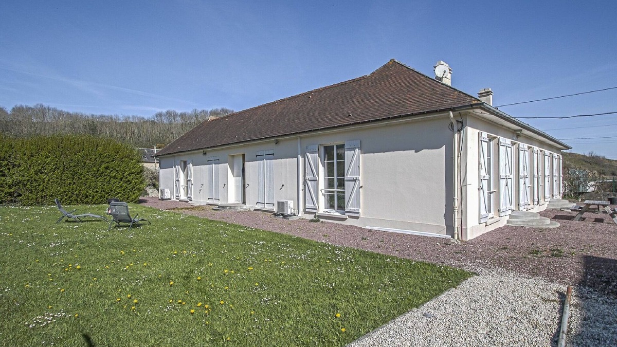 Sainte-Honorine-des-Pertes House | Coastal Comfort in Normandy