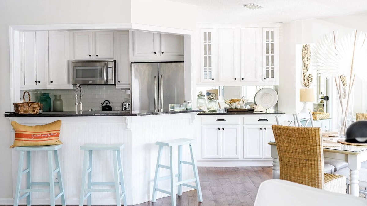 King City Condo | Coastal Condo steps to the pier village - sleeps 4