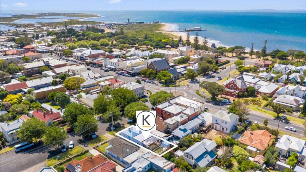 Queenscliff House | Coastal Cottage
