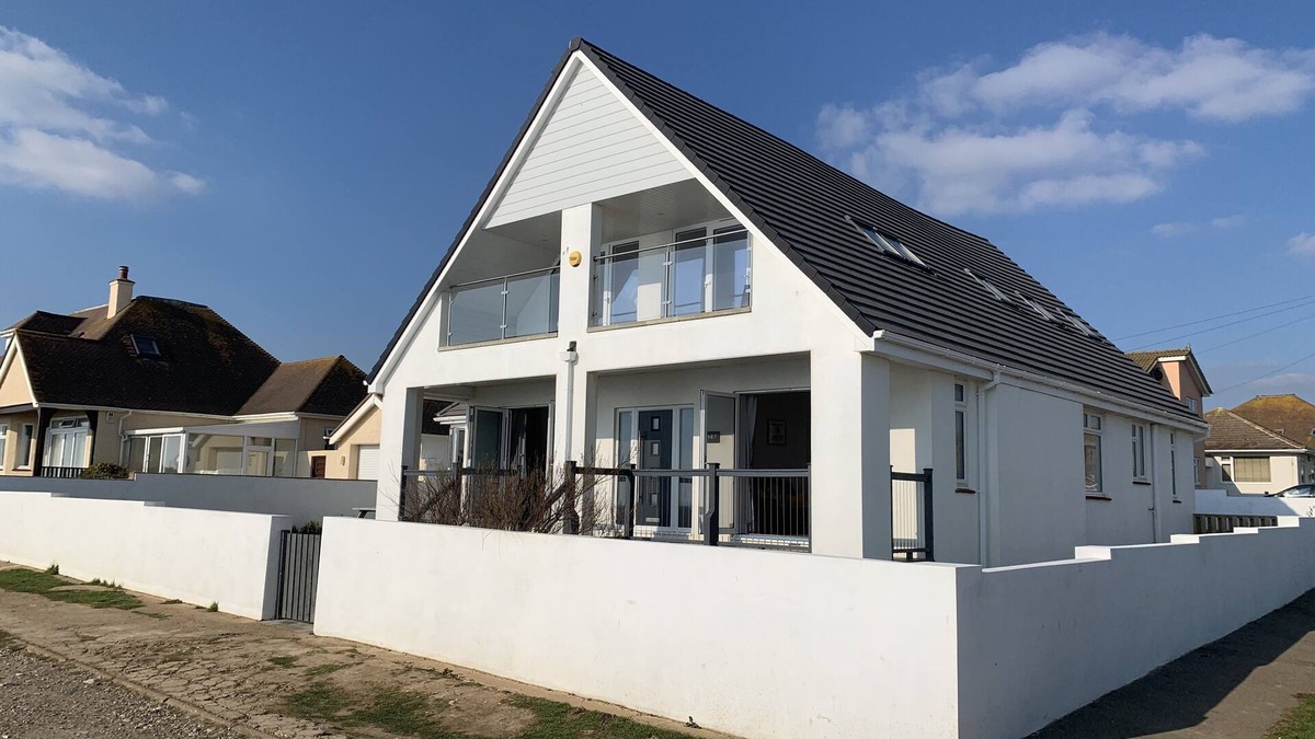 Peacehaven House | Coastal Cottage In A Stunning Cliff Top Location