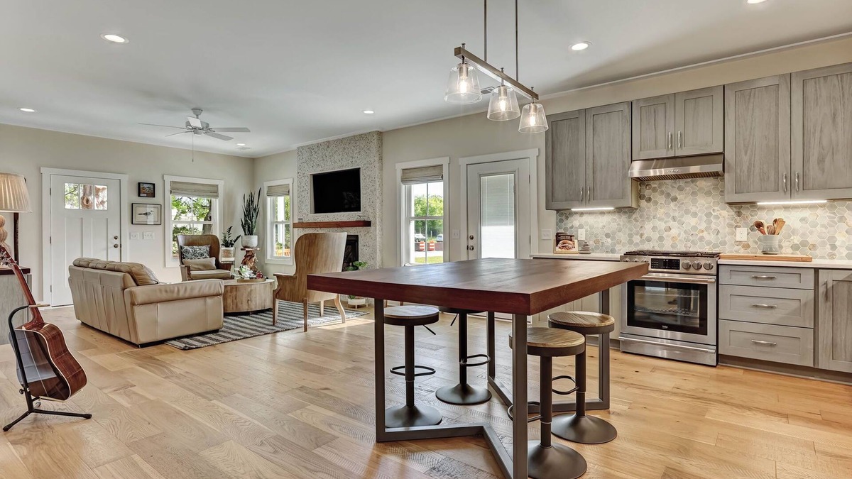 Midtown Cottage | Coastal Cottage in the Low Country!
