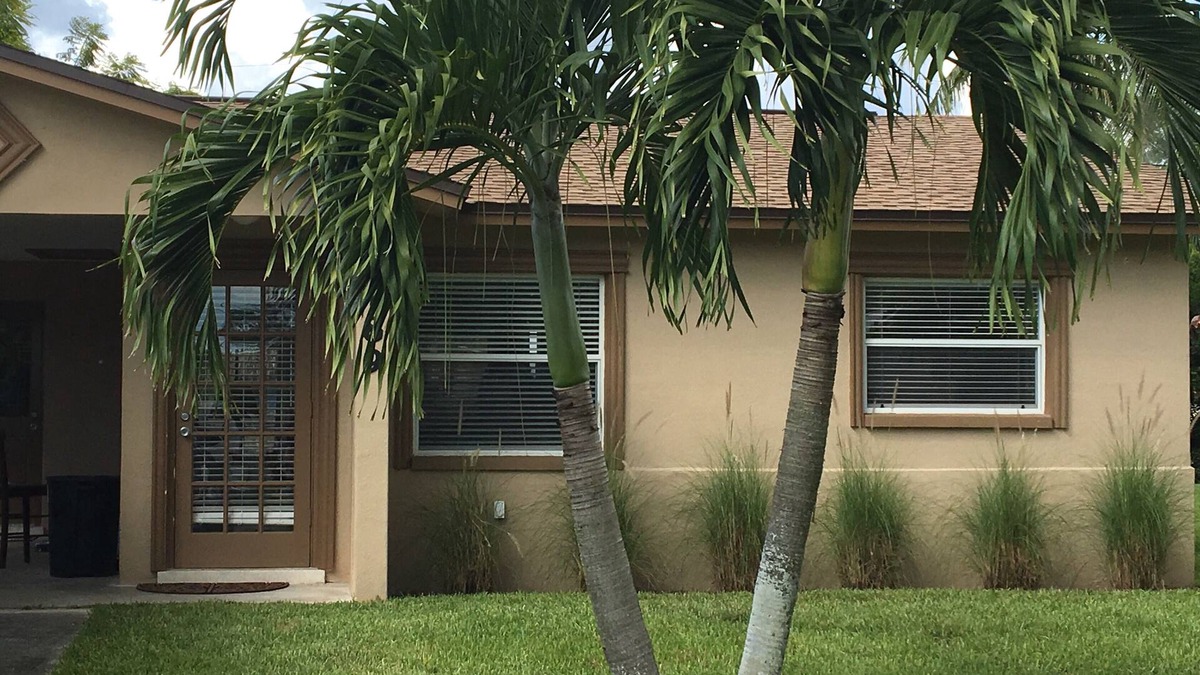 Naples Park House | Coastal Cottage near beaches, dining & shopping!