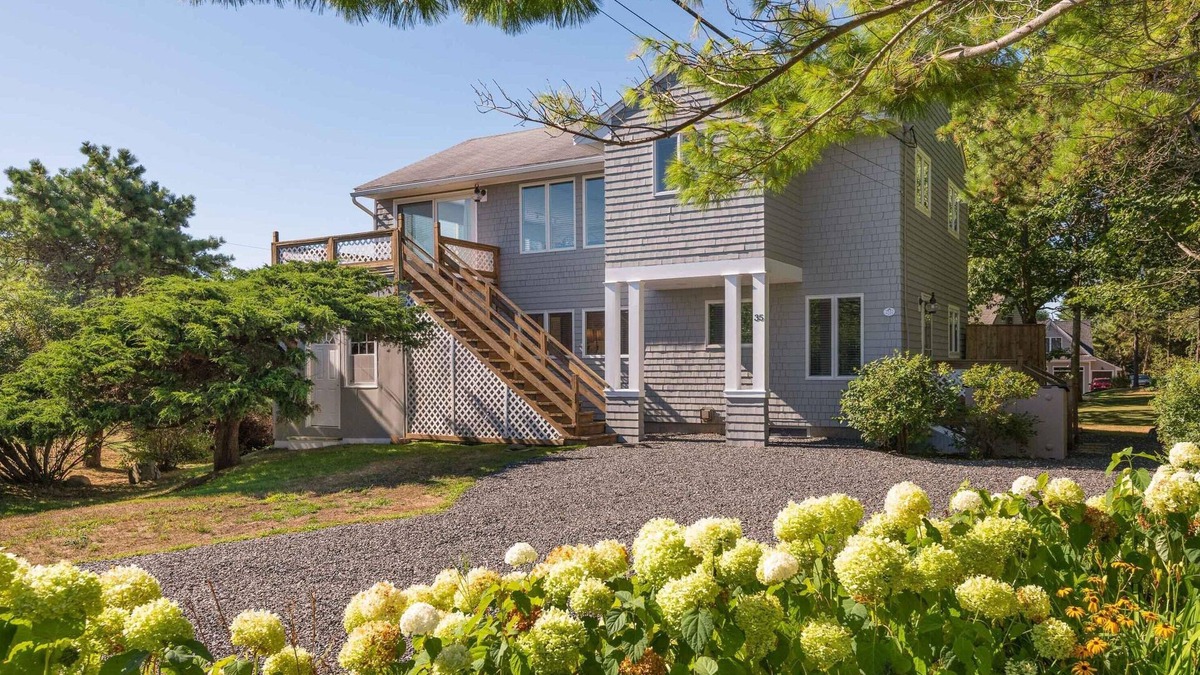 Cape Neddick House | Coastal Cottage w/Roof Deck Ocean Views - York, ME 4 Beds, 3 Baths, Sleeps 9