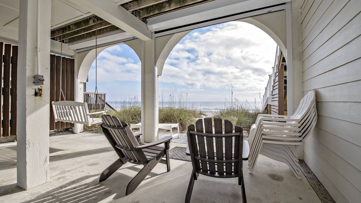 Surf Side Shores House | Coastal Elegance Meets Family Comfort – Your Beach Stop Summer Escape
