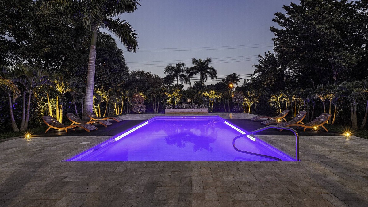 Lake Clarke Shores House | Coastal Entertaining Pool House Near Everything