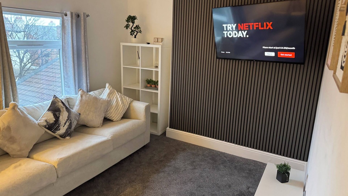 Waterloo Apartment | Coastal Escape: 2-Bed Apartment by Crosby Marina