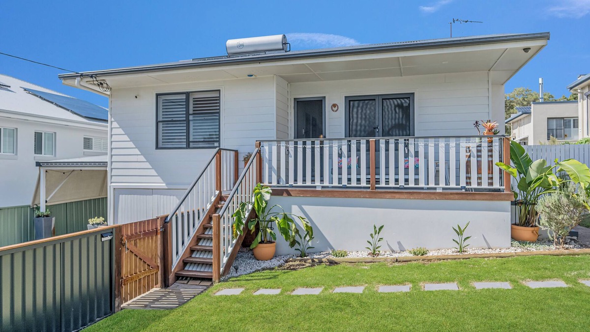 Port Macquarie House | Coastal Escape - Close to CBD & Port's Beautiful Beaches.