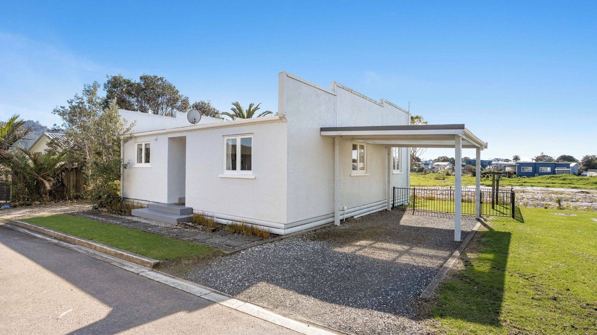 Waihi Beach House | Coastal Escape - Waihi Beach Holiday Home