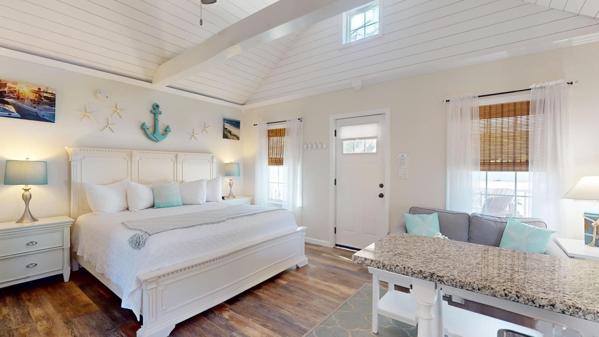 Lower Township Cottage | Coastal Estate – Private Cottage with King Bed & Pool Access