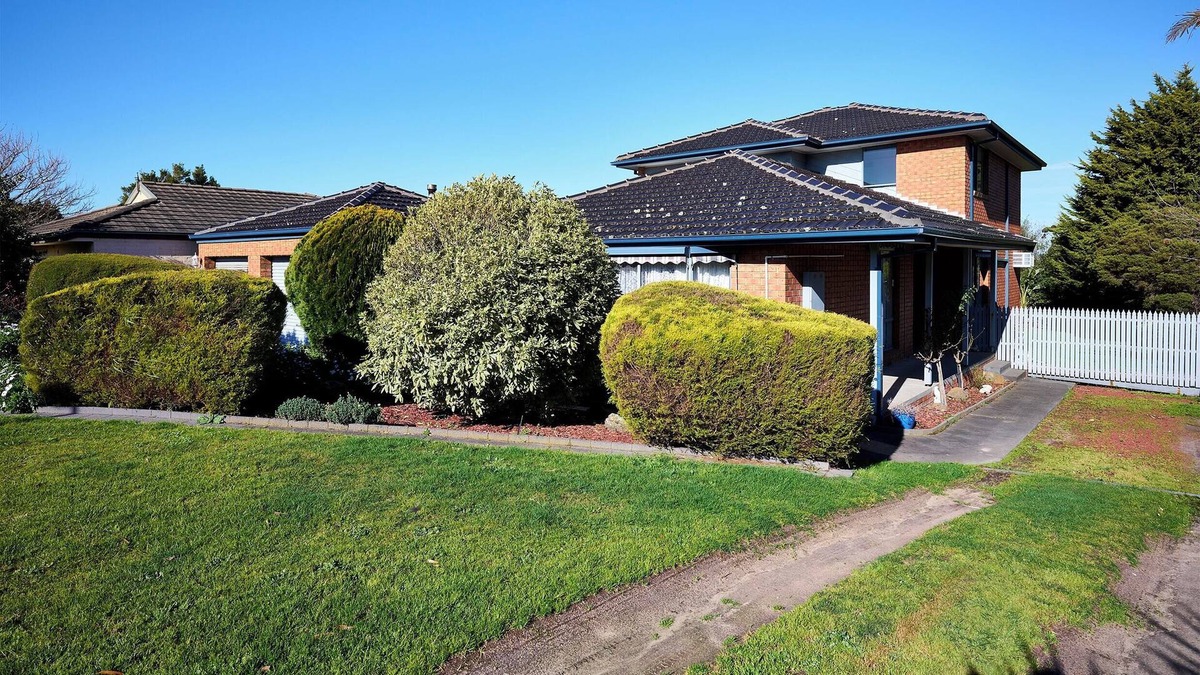 Mornington House | Coastal Family Entertainer