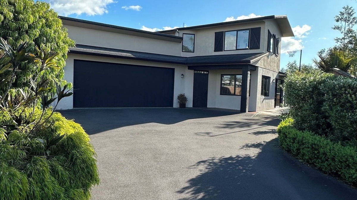 Papamoa Beach House | Coastal family home, 5 minutes walk to beach, hot tub, fully accessible