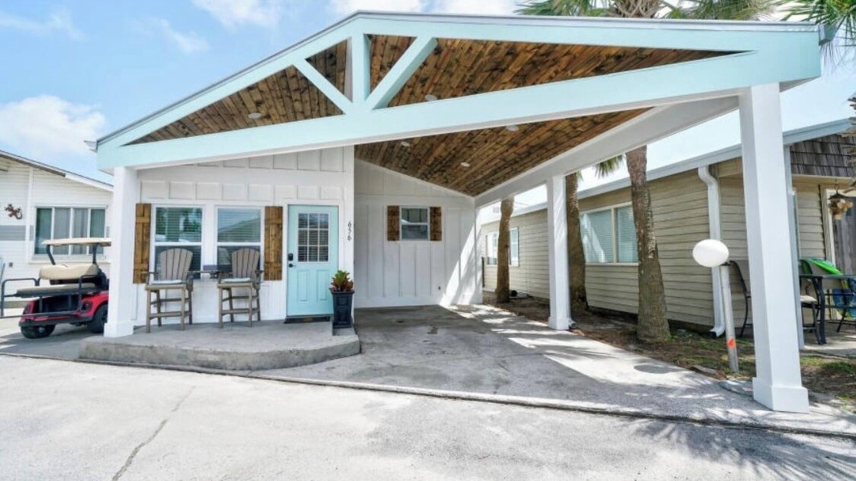 Lower Grand Lagoon House | Coastal farmhouse in venture out! Beach is across the St 7 night min stay summer
