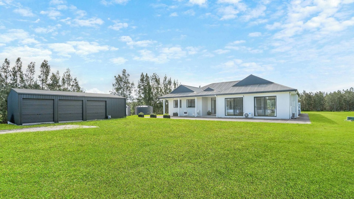 Salt Ash House | Coastal Farmhouse - Perfect place to gather with friends and family