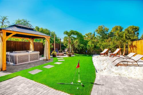 Central Naples House | Coastal Farmhouse with mini Golf, Private Beach &Spa