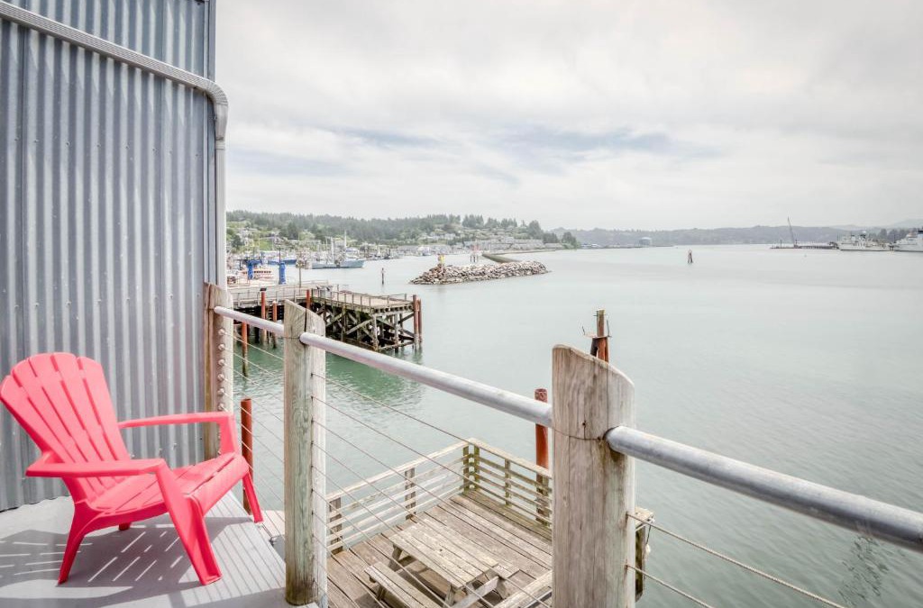 Historic Bayfront House | Coastal Garden - Anchor Pier Lodge