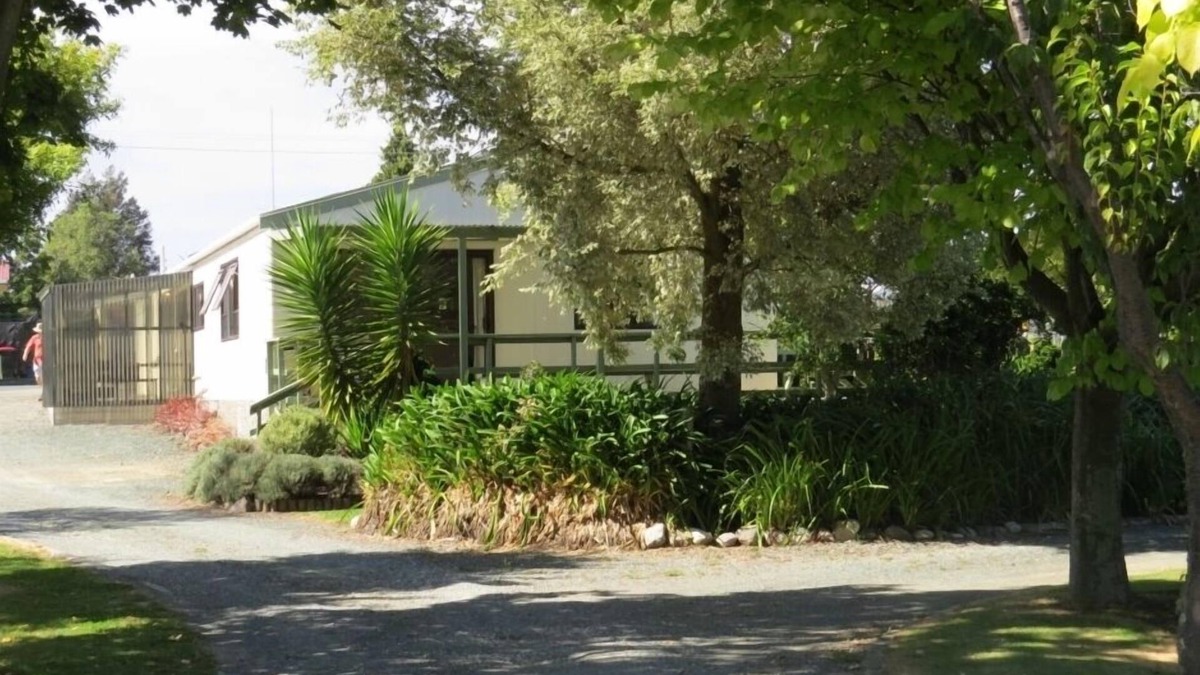 Tasman House | Coastal, garden-park setting lodge