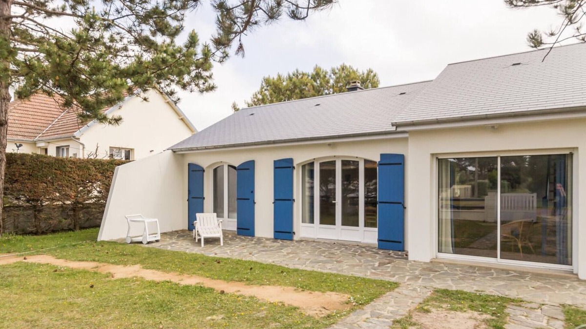 Saint-Germain-sur-Ay Cottage | Coastal Getaway: Charming One-Story Villa, Terrace, Air Conditioning, Close to Beach