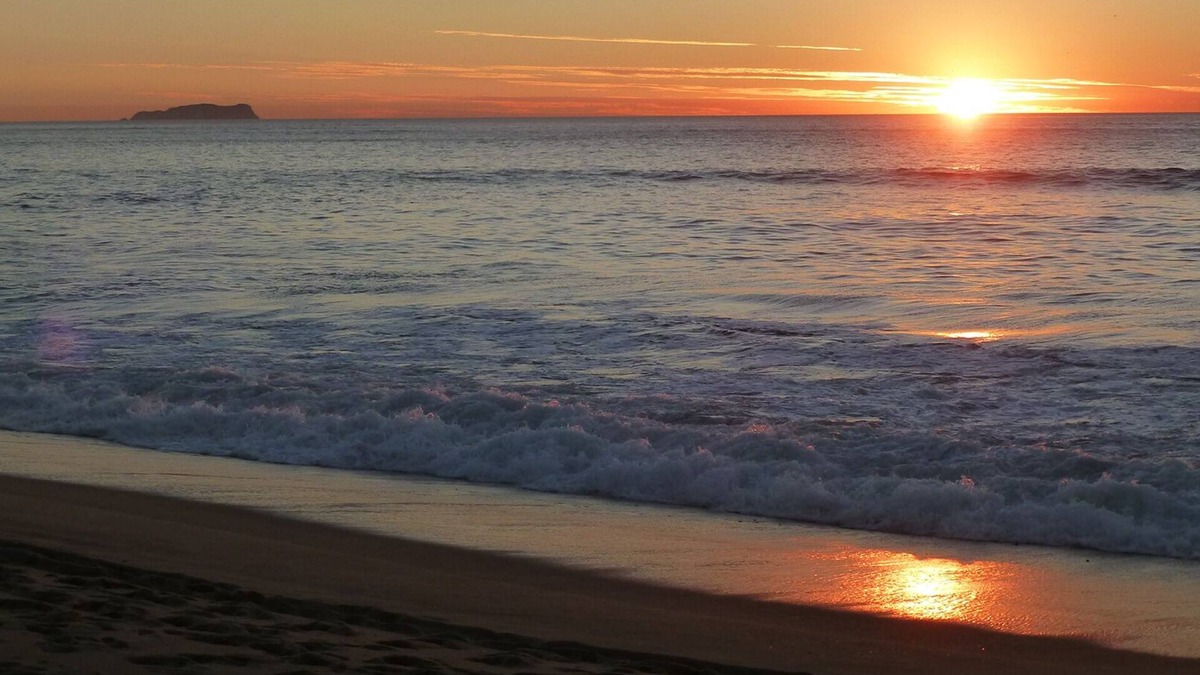 Imperial Beach Condo | Coastal Getaway - steps to the beach, minutes to Coronado