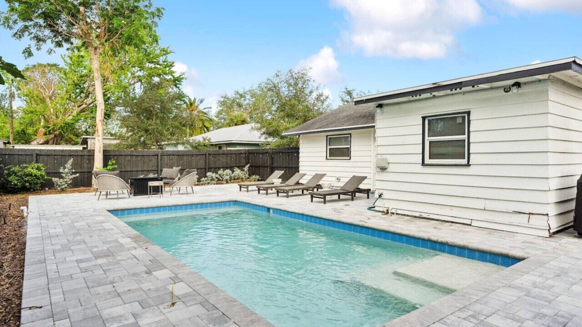 Alta Vista House | Coastal Getaway *With Bikes & NEW Saltwater Pool*
