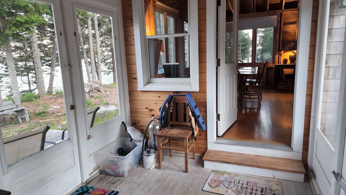 Mac Mahan Cottage | Coastal Island Retreat - Privacy and Convenience. Boat rental available.