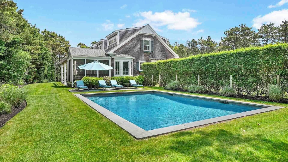 Katama House | Coastal Katama Escape with Pool – Just Minutes from South Beach