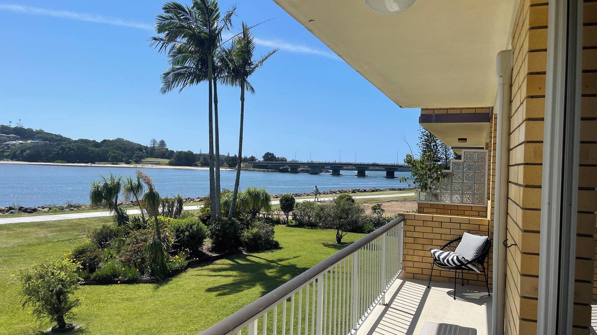 Ballina Apartment | Coastal luxe 2 Brm apartment BallinanUninterrupted views of serpentine beach