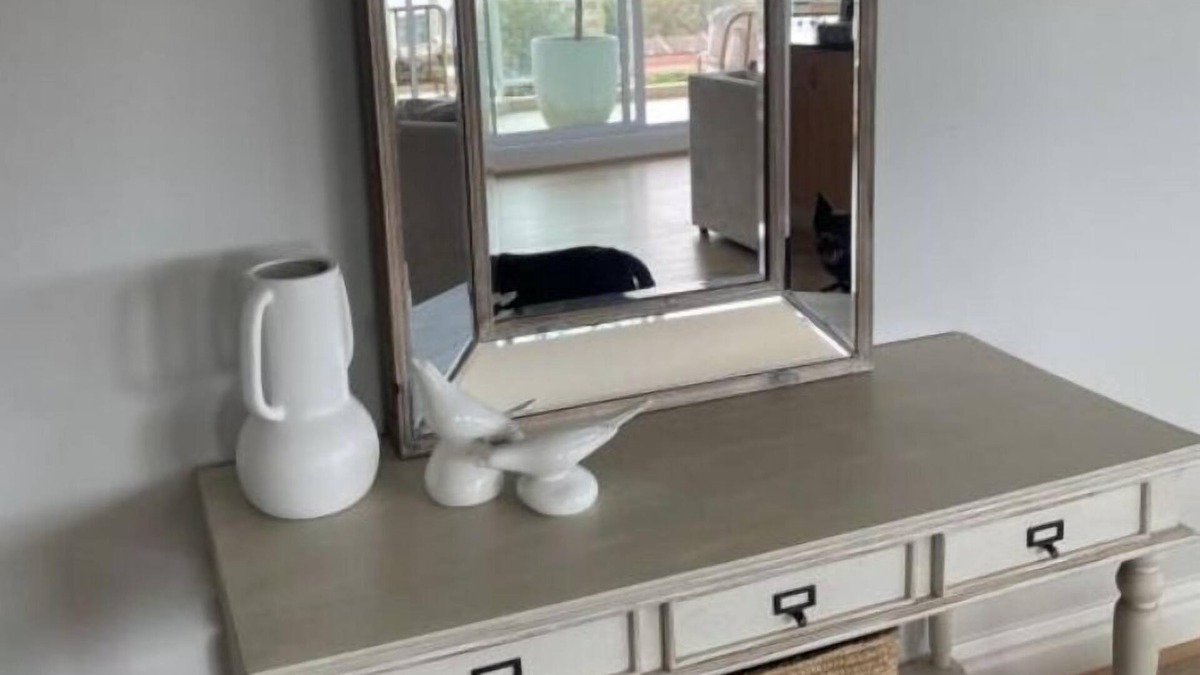 Brighton-le-Sands Apartment | Coastal Luxury: Cozy 2-bedroom apartment in Brighton-Le-Sands with parking