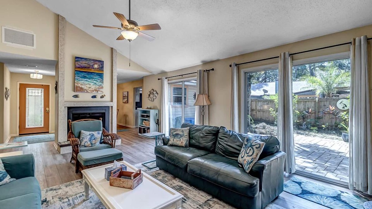 Atlantic Beach House | Coastal Oaks - Atlantic Beach home just 3 blocks from the beach