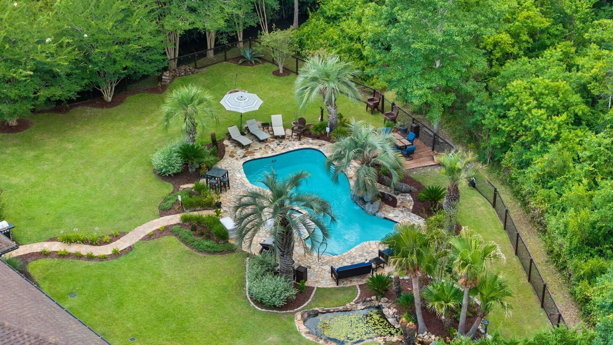 Navarre House | Coastal Oasis | 5 Bed, 3.5 Bath