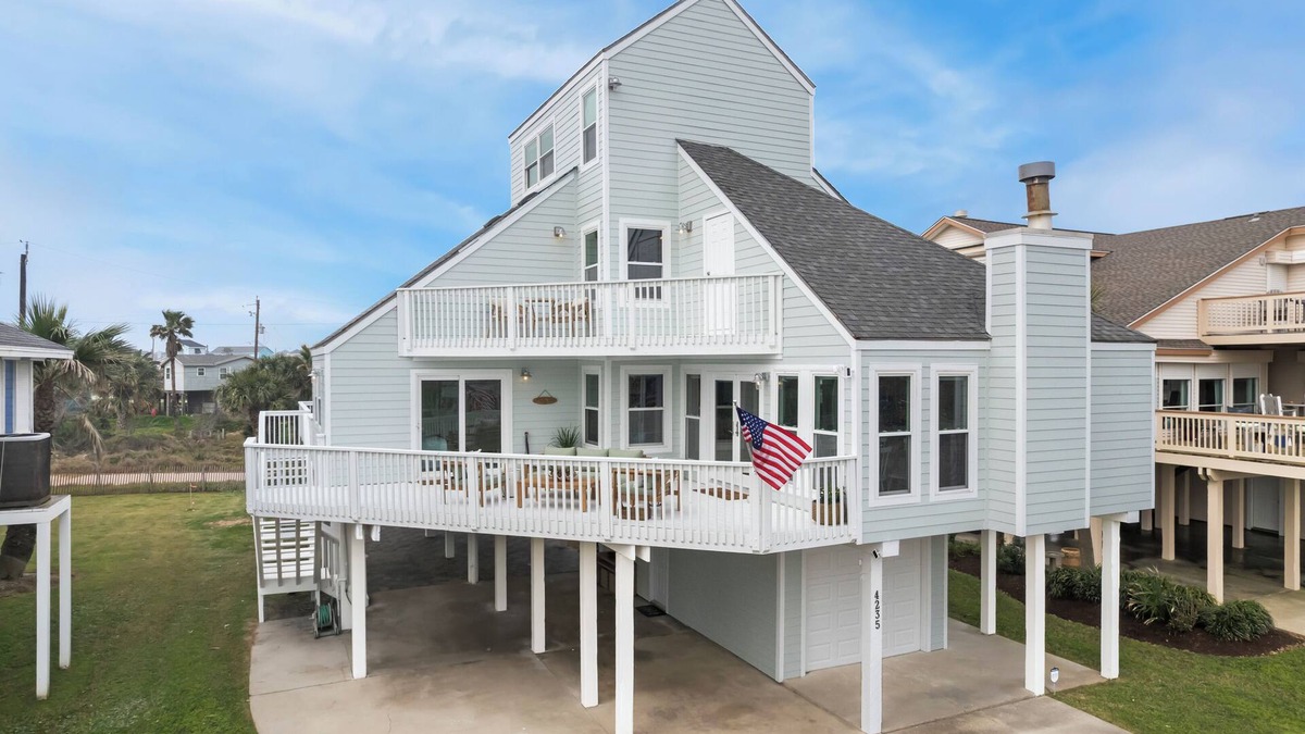Pirates Beach House | Coastal Ocean View Retreat on Cul-de-sac in Pirates Beach Steps from the Beach
